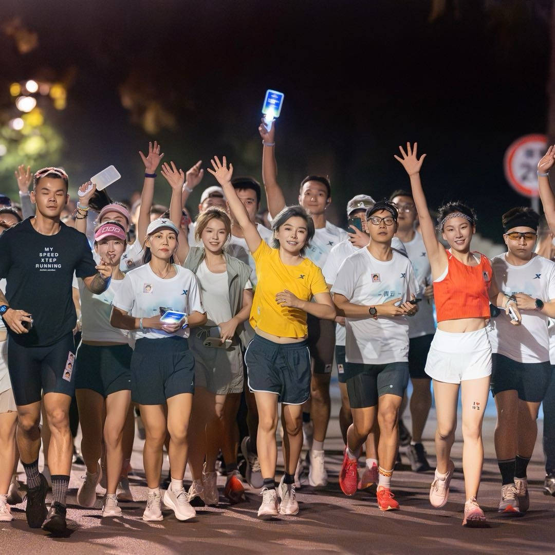 三年跑完马拉松六大满贯<strong></p>
<p>币安网站</strong>，她的演唱会所有人都边唱边跑……走近许飞，一个爱跑步的高能量女歌手