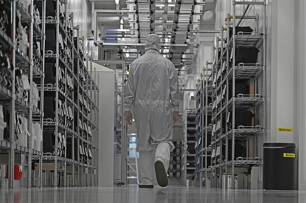 荷兰经济事务部大臣透露“将在几天内与中方会面”<strong></p>
<p>币安智能链</strong>,但仍在狡辩