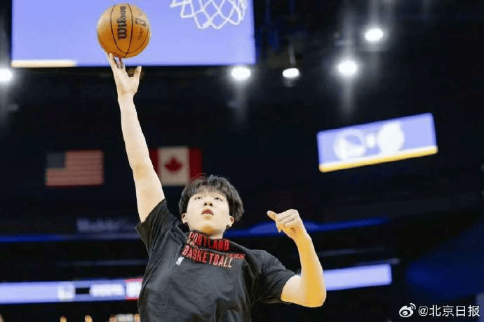 杨瀚森迎NBA常规赛首秀<strong></p>
<p>币安下载链接</strong>，两罚全中拿到个人NBA生涯首分；此前出场时播音字幕都是中文