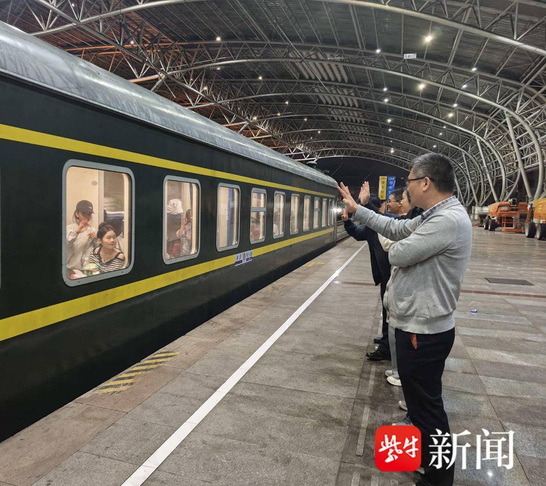 “叔叔是江苏的<strong></p>
<p>币安下载链接</strong>，将来一定带你们去看看！”镇江警官不忘承诺，四次组织近百名藏区学子来苏研学