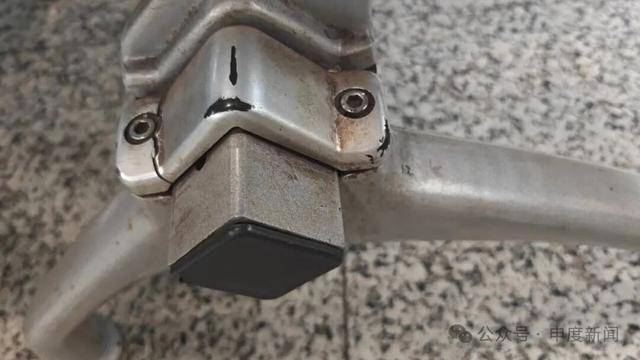 “被吓到了<strong></p>
<p>币安下载链接</strong>，有点痛还特别尴尬”，事发上海一地铁站，乘客坐上去瞬间懵了