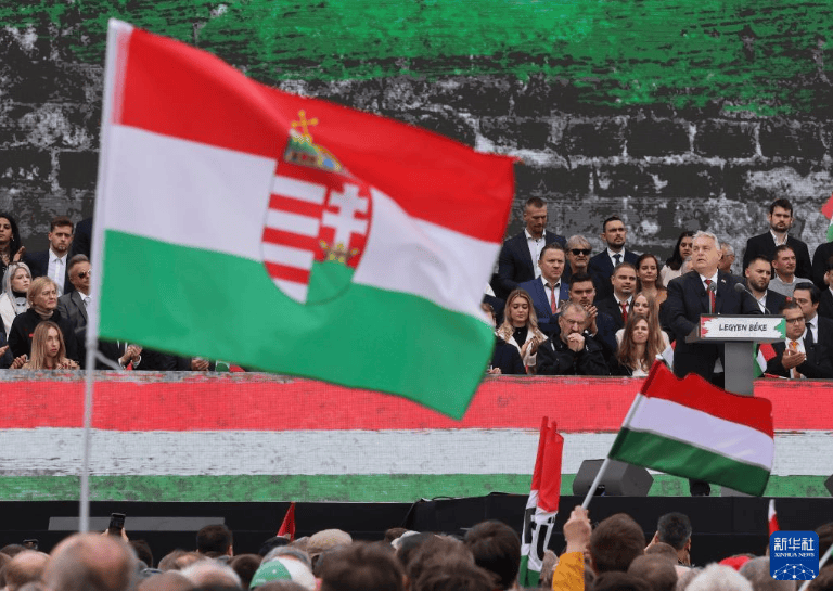 手机报·晚报丨每周一天“无作业日”<strong></p>
<p>下载币安</strong>,如何实施?神舟二十一号,近日择机发射!