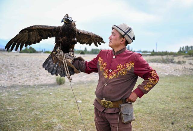 青年说 | 到中亚<strong></p>
<p>ERC20</strong>，奔赴一场激动人心的“探秘”