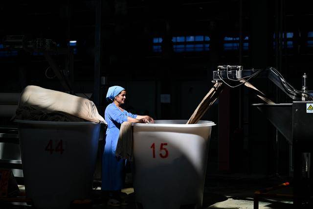 青年说 | 到中亚<strong></p>
<p>ERC20</strong>，奔赴一场激动人心的“探秘”