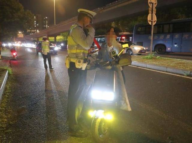 北京“电子眼”开始抓拍电动自行车违法<strong></p>
<p>欧易okex</strong>，试点审核录入电动自行车违法行为3.8万起