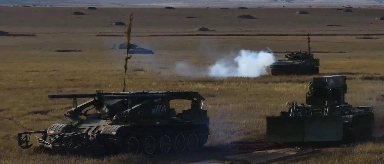 大场面!机器狗、无人机开路<strong></p>
<p>火币钱包</strong>,实兵对抗演练画面公布