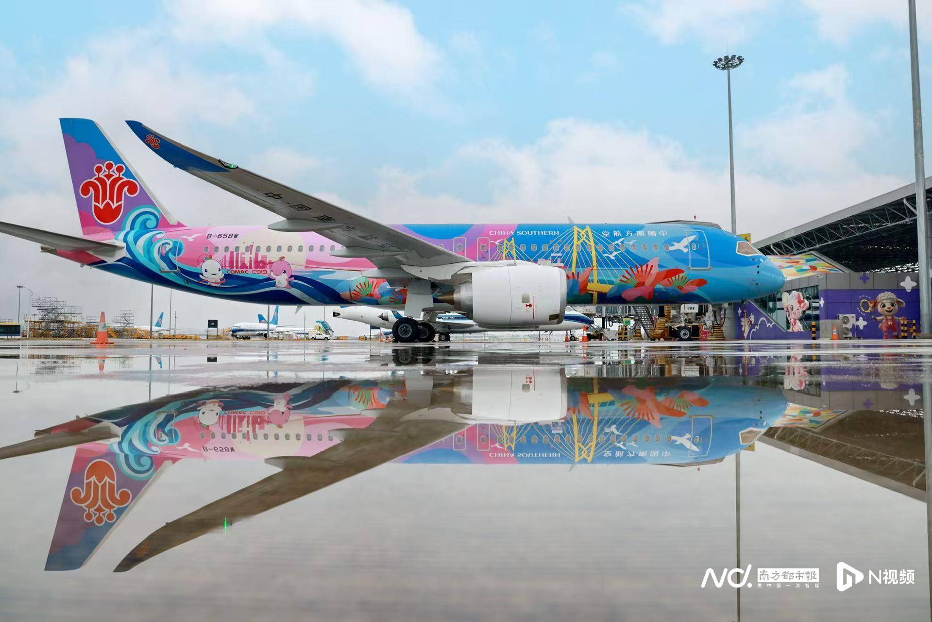 广州白云机场起飞<strong></p>
<p>火币钱包</strong>！国内首架C919全运会主题彩绘机首航