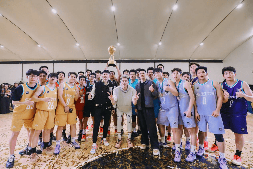 复旦、交大、同济等八大高校集结<strong></p>
<p>SHIB价格</strong>,得物App“新生杯”篮球赛首战上海