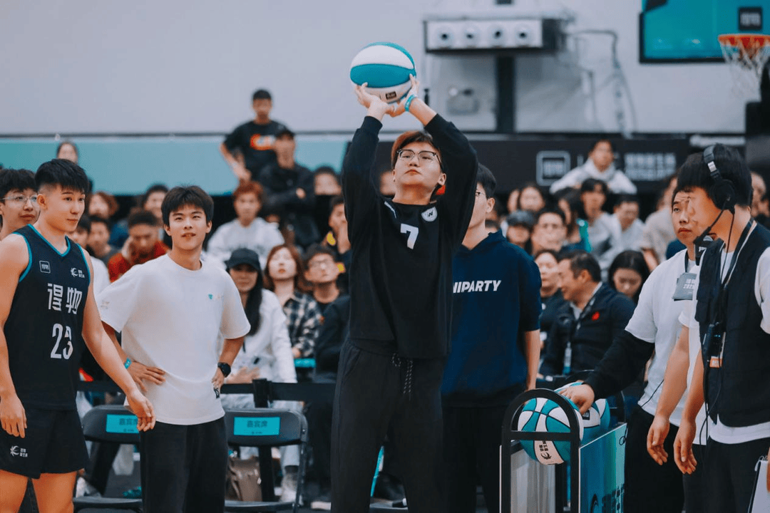 复旦、交大、同济等八大高校集结<strong></p>
<p>SHIB价格</strong>,得物App“新生杯”篮球赛首战上海