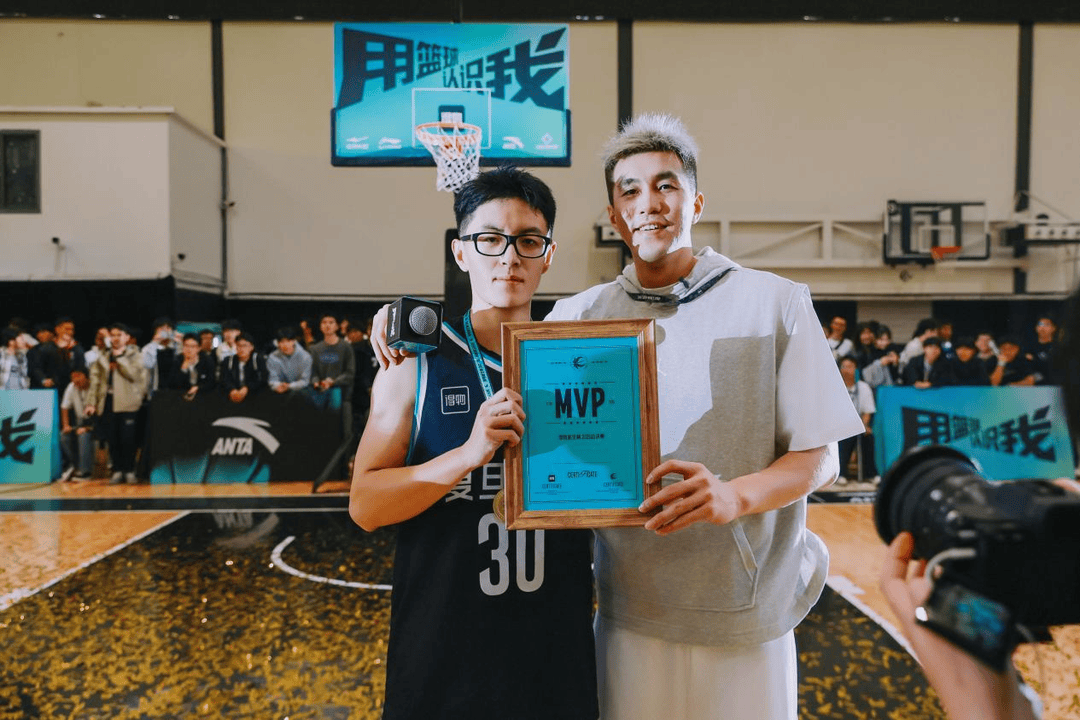 复旦、交大、同济等八大高校集结<strong></p>
<p>SHIB价格</strong>,得物App“新生杯”篮球赛首战上海