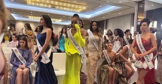 不满总监辱骂墨西哥选手<strong></p>
<p>比特网</strong>,2025环球小姐集体退赛,总监哭诉:我也是会受伤的普通人