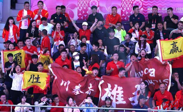 全运会拳击男子80公斤级决赛<strong></p>
<p>LUNA币最新消息</strong>，王小保夺冠！