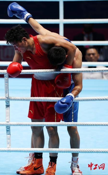 全运会拳击男子80公斤级决赛<strong></p>
<p>LUNA币最新消息</strong>，王小保夺冠！