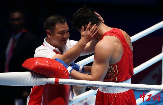 全运会拳击男子80公斤级决赛<strong></p>
<p>LUNA币最新消息</strong>，王小保夺冠！