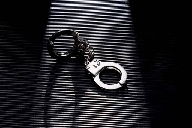 17岁女孩被继父强奸时不敢反抗<strong></p>
<p>Bigone</strong>，曾目睹其家暴生母 法院：继父构成强奸罪