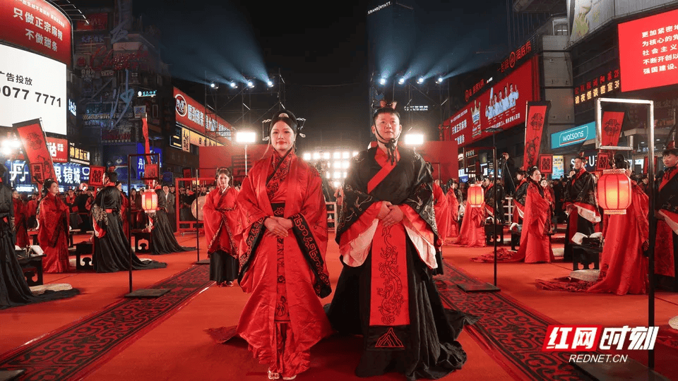 汶川地震被救起的女孩<strong></p>
<p>比特币交易网站</strong>,17年后和救她的军人结婚了