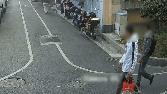 上门取走19万元<strong></p>
<p>比特币交易网</strong>，杭州一西装革履“金融专员”被抓！在高速服务区被抓，车上塞满现金