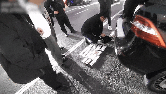 上门取走19万元<strong></p>
<p>比特币交易网</strong>，杭州一西装革履“金融专员”被抓！在高速服务区被抓，车上塞满现金