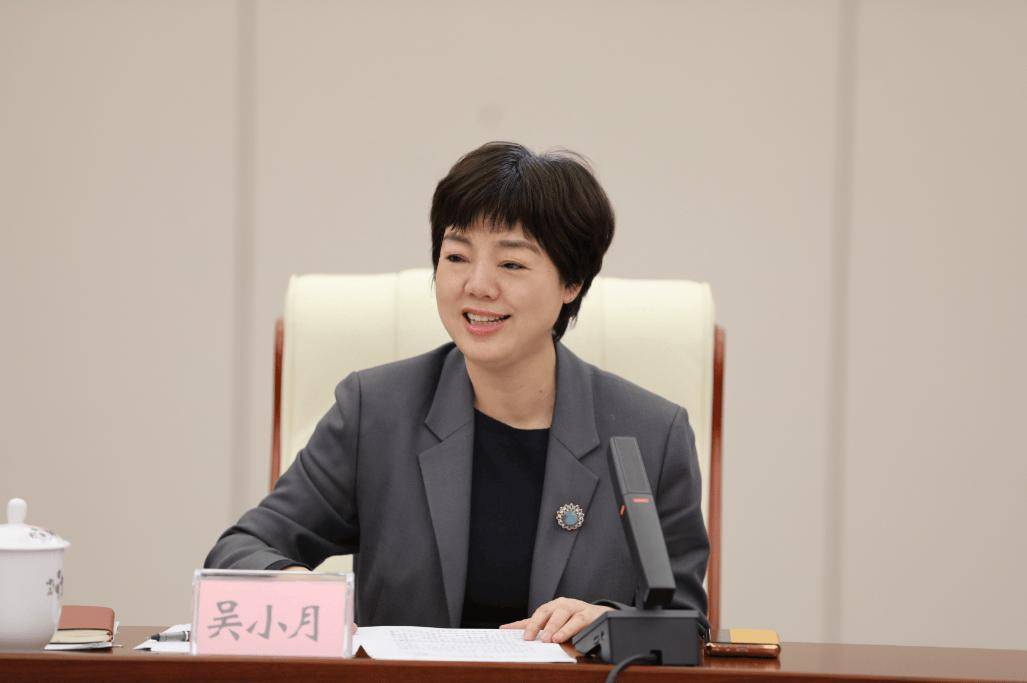 吴小月<strong></p>
<p>ZB.COM</strong>，任省财政厅厅长