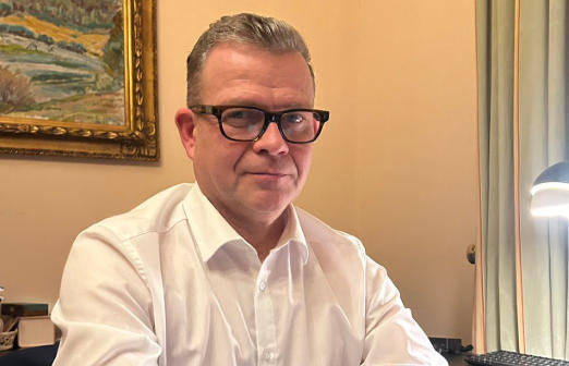 “芬兰小姐”和多名政客涉嫌歧视中国人，芬兰总理表态：损害国家形象