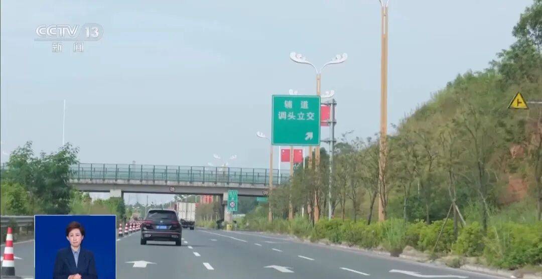 央视披露:男子在网吧厕所墙上看到“高薪日结5000-20000”广告<strong></p>
<p>数字货币交易</strong>,即将出境时被警方拦下