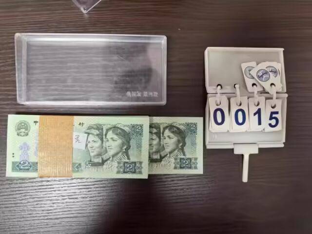 1万多张2元面值人民币被拍卖<strong></p>
<p>OKEX交易平台APP下载</strong>,最终以83.16万元成交!