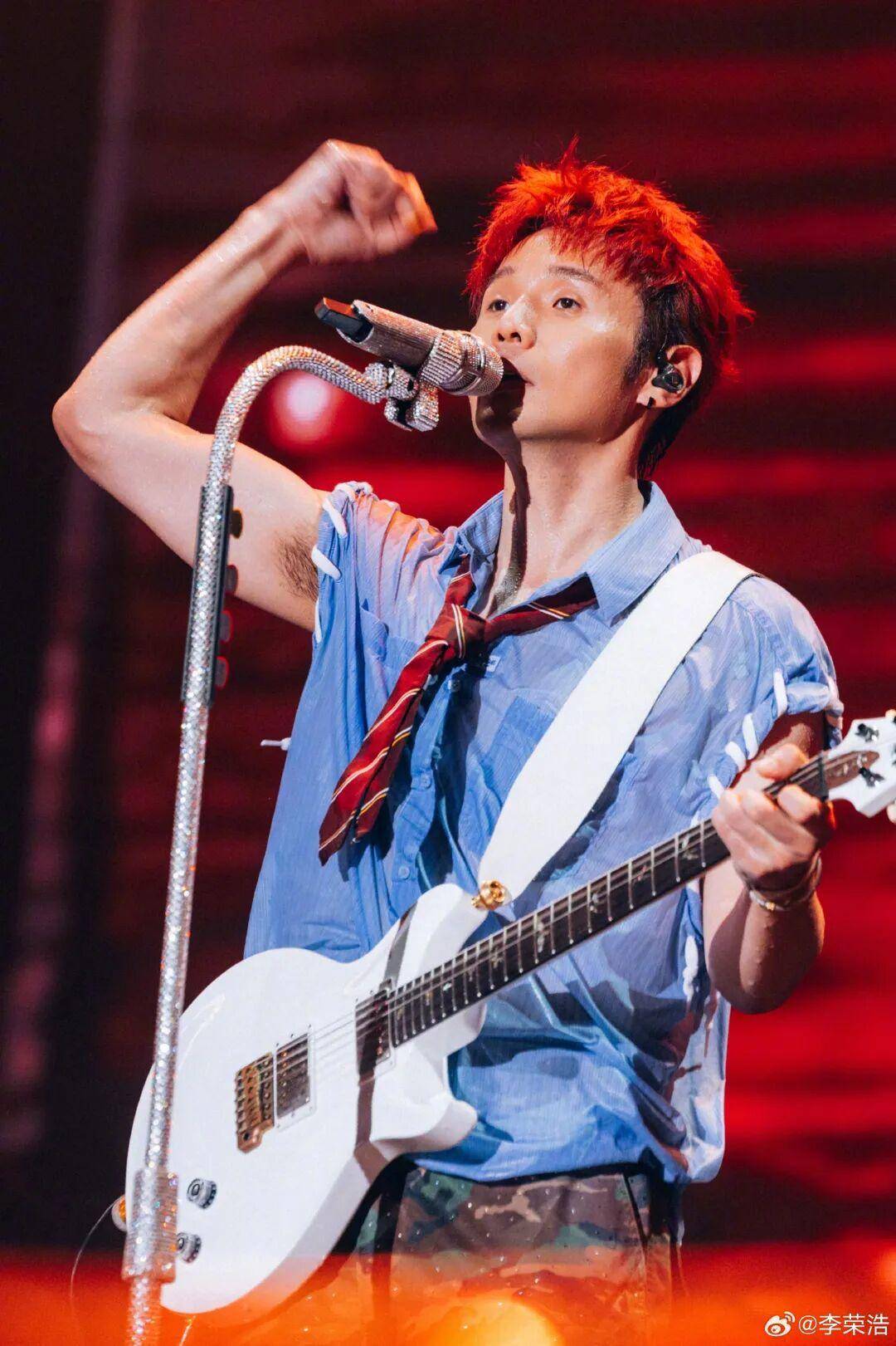 吴向飞喊话李荣浩道歉：未授权唱我的歌；李荣浩火速回应：请列明场次<strong></p>
<p>华安创新基金</strong>，若侵权一定赔偿道歉